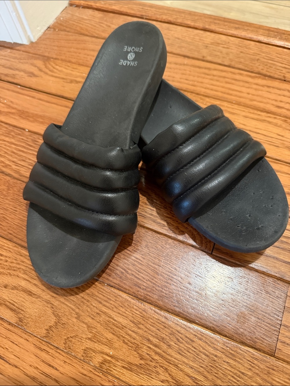 Shade & Shore Black Padded Slide Clogs